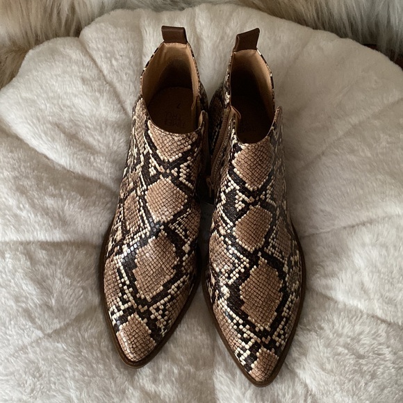 NWT Time & True Women's Boots Size 7 - Picture 2 of 10